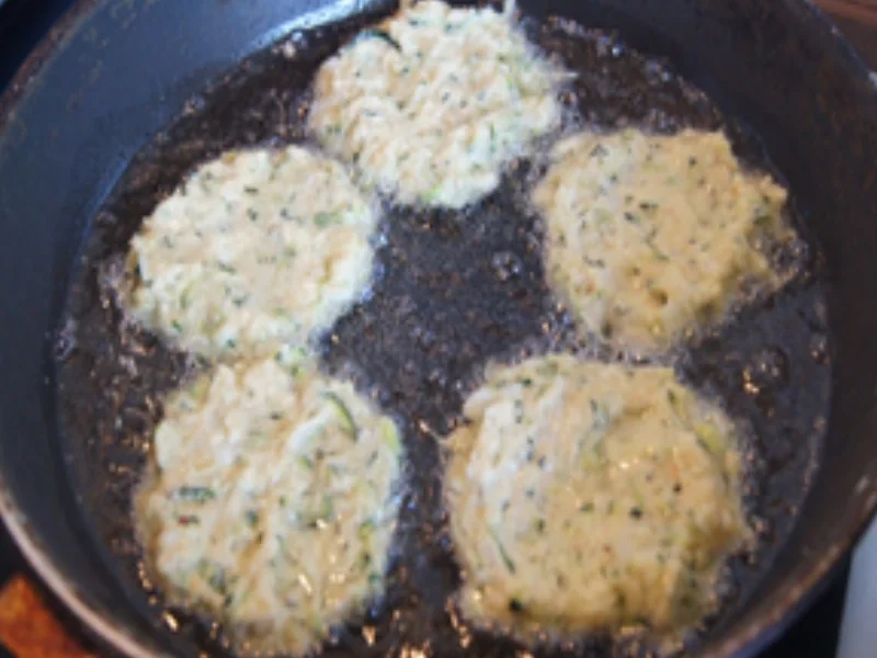 Rezept: Zucchinipuffer Bild Nr. 16770 Zucchinipuffer - Rezept - Bild Nr. 16770