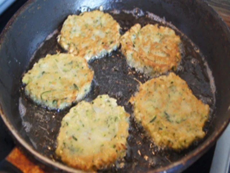 Rezept: Zucchinipuffer Bild Nr. 16771 Zucchinipuffer - Rezept - Bild Nr. 16771