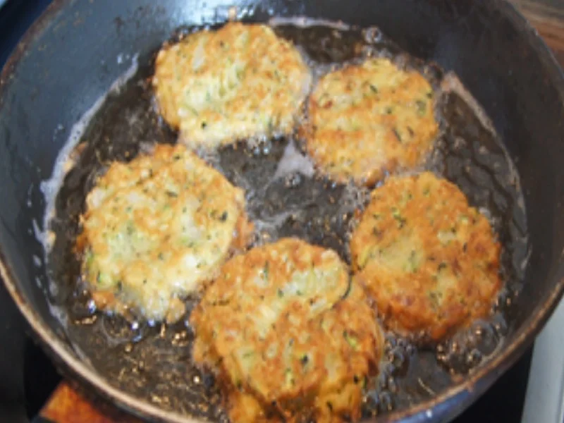 Rezept: Zucchinipuffer Bild Nr. 16772 Zucchinipuffer - Rezept - Bild Nr. 16772