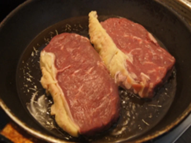 Rumpsteak mit Röstzwiebeln, Kräuterbutter und Pommes Frites - Rezept - Bild Nr. 4