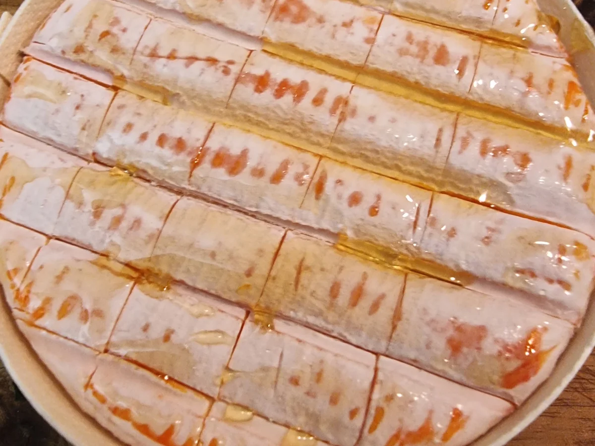 Rezept: Ofen Camembert mit Preiselbeer-Vinaigrette Bild Nr. 16765 Ofen Camembert mit Preiselbeer-Vinaigrette - Rezept - Bild Nr. 16765