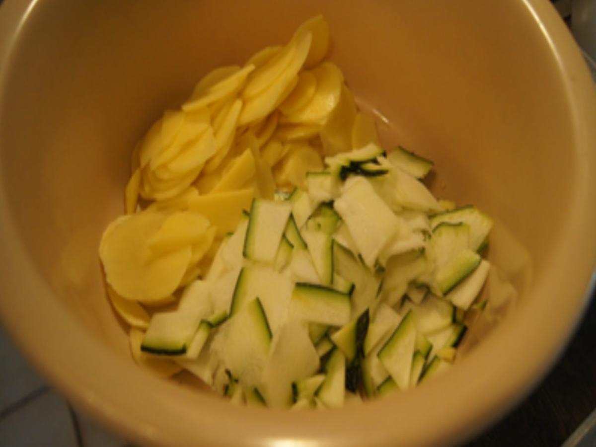 Auflauf mit Zucchini und Kartoffeln - Rezept - Bild Nr. 5