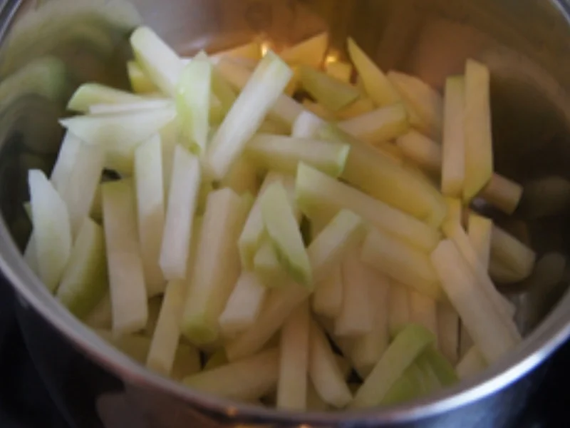 Rezept: Bratwurst mit Rahm-Kohlrabi und Kartoffeln Bild Nr. 6 Bratwurst mit Rahm-Kohlrabi und Kartoffeln - Rezept - Bild Nr. 6