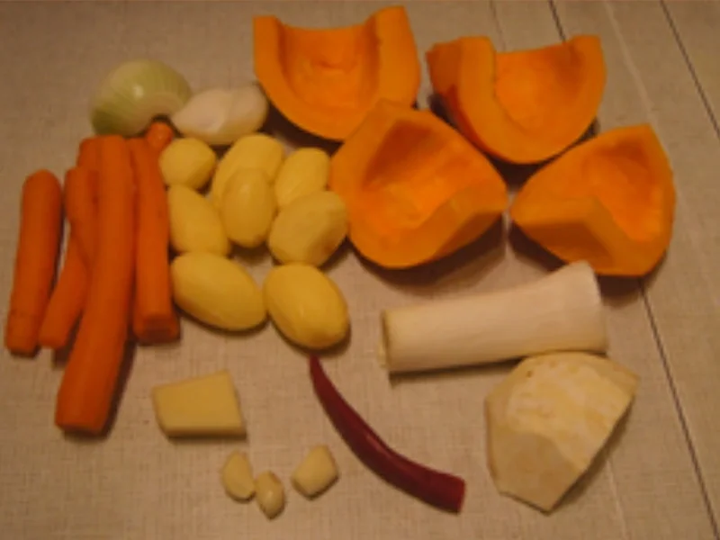 Asiatisch gewürzte Kürbissuppe mit Nürnberger Bratwürstcheneinlage - Rezept - Bild Nr. 3