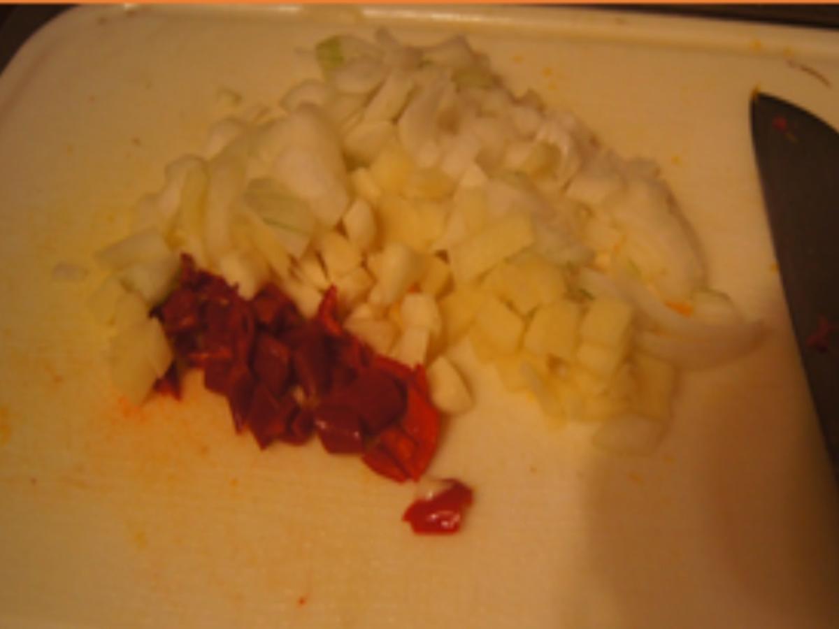 Asiatisch gewürzte Kürbissuppe mit Nürnberger Bratwürstcheneinlage - Rezept - Bild Nr. 5