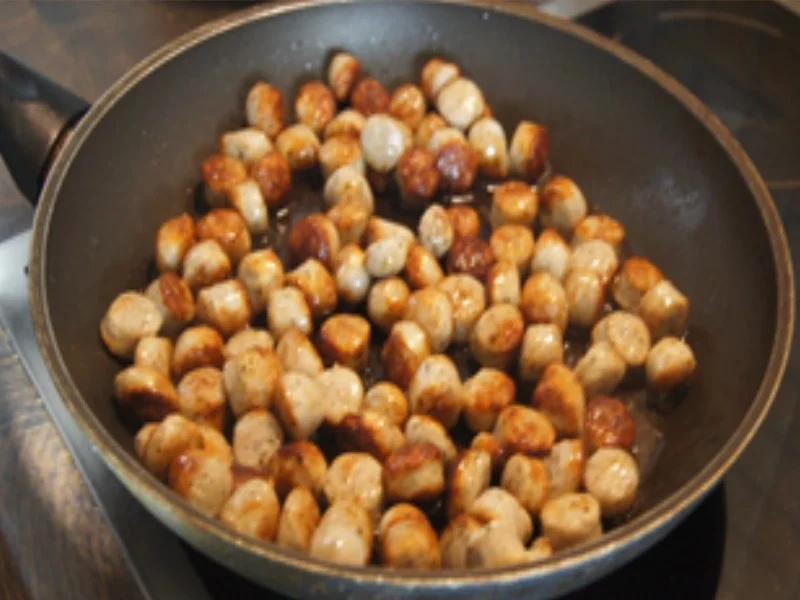 Asiatisch gewürzte Kürbissuppe mit Nürnberger Bratwürstcheneinlage - Rezept - Bild Nr. 12