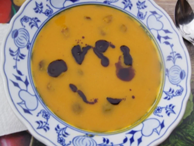 Asiatisch gewürzte Kürbissuppe mit Nürnberger Bratwürstcheneinlage - Rezept - Bild Nr. 14