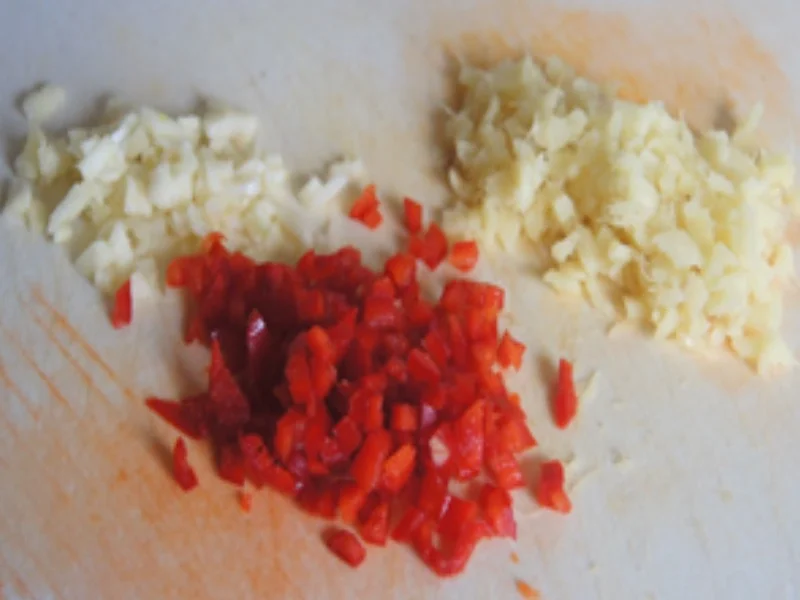 Chinapfanne mit Hähnchenfleisch und Gemüsemix und Basmatireis - Rezept - Bild Nr. 16773