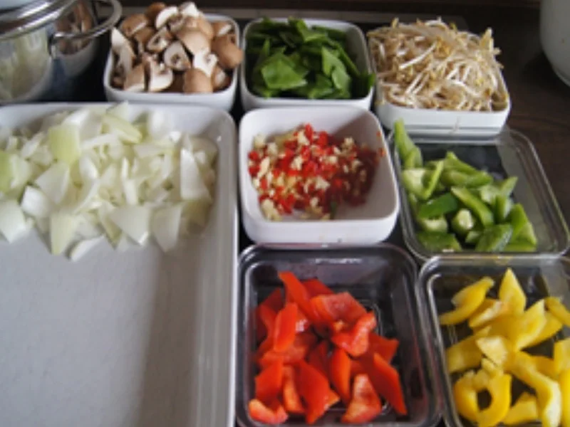 Chinapfanne mit Hähnchenfleisch und Gemüsemix und Basmatireis - Rezept - Bild Nr. 16775