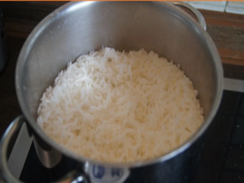 Chinapfanne mit Hähnchenfleisch und Gemüsemix und Basmatireis - Rezept - Bild Nr. 16788