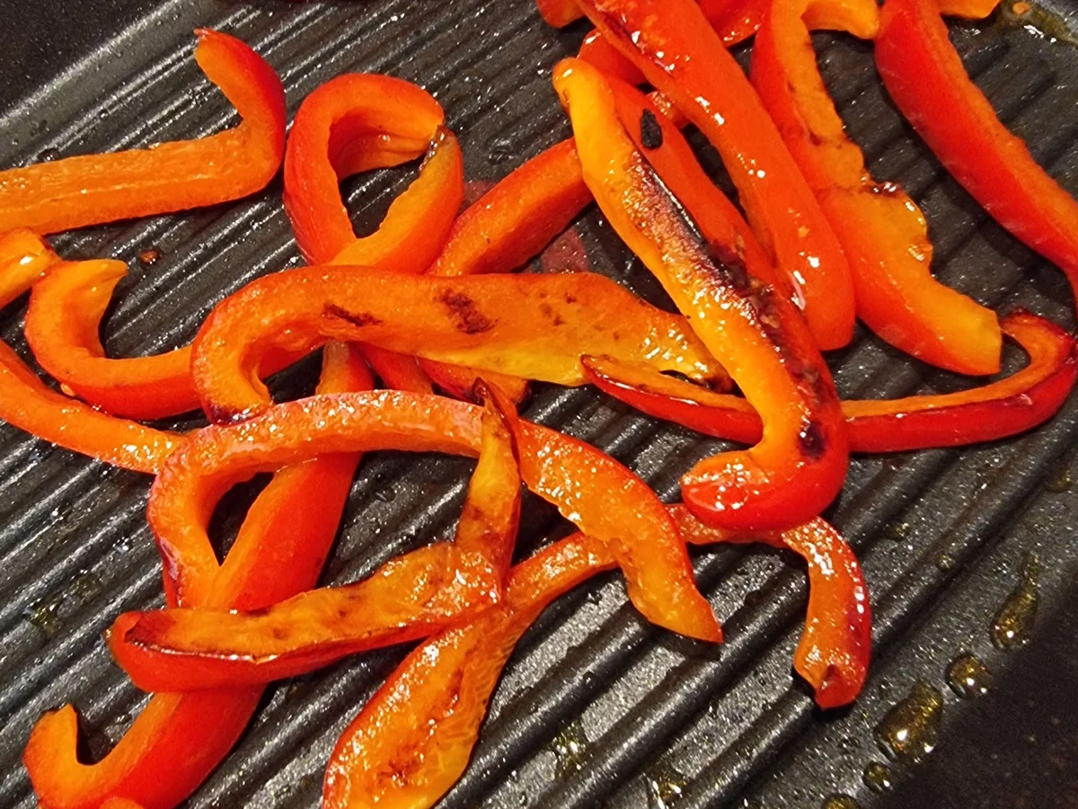 Pizza mit gegrilltem Gemüse - Rezept - Bild Nr. 16775