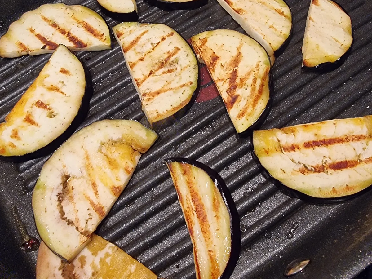 Pizza mit gegrilltem Gemüse - Rezept - Bild Nr. 16777