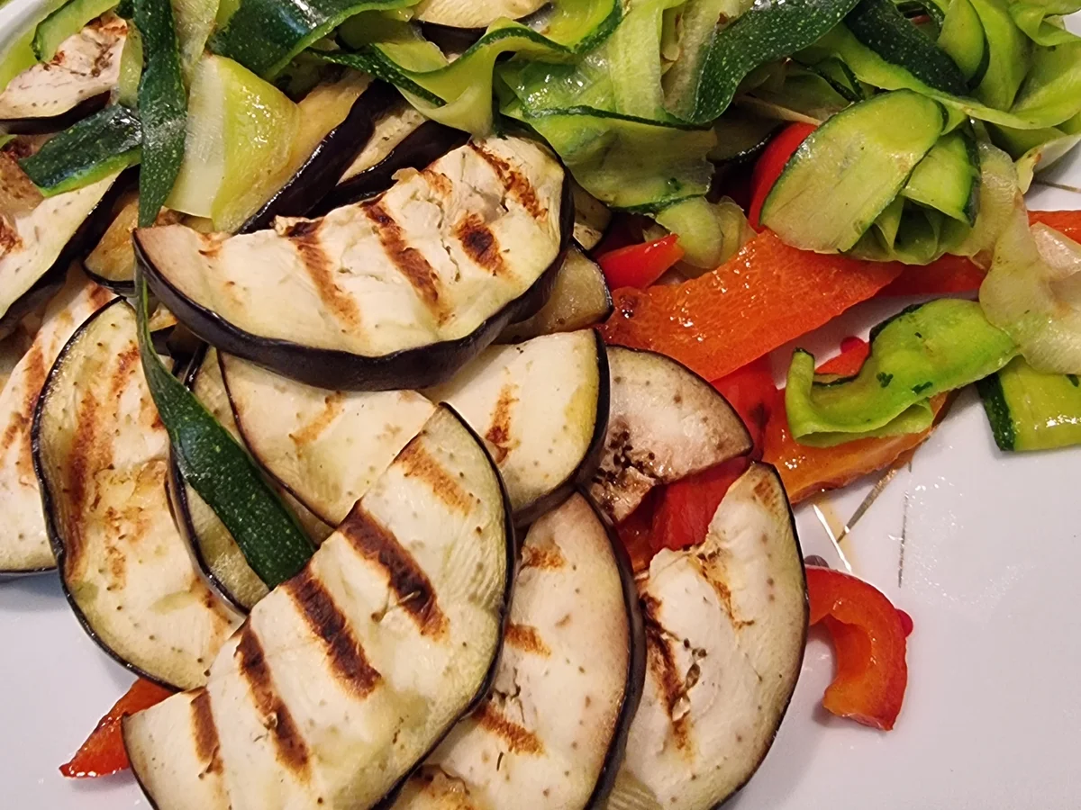 Pizza mit gegrilltem Gemüse - Rezept - Bild Nr. 16782