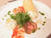 Mozzarella Mousse, Tomaten Marmelade und Parmesanhippe - Rezept - Bild Nr. 16780