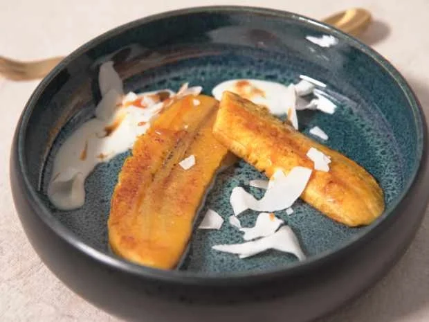 Rezept: Kochbanane mit Kokos-Eis und Kokosflocken Bild Nr. 2 Kochbanane mit Kokos-Eis und Kokosflocken - Rezept - Bild Nr. 2