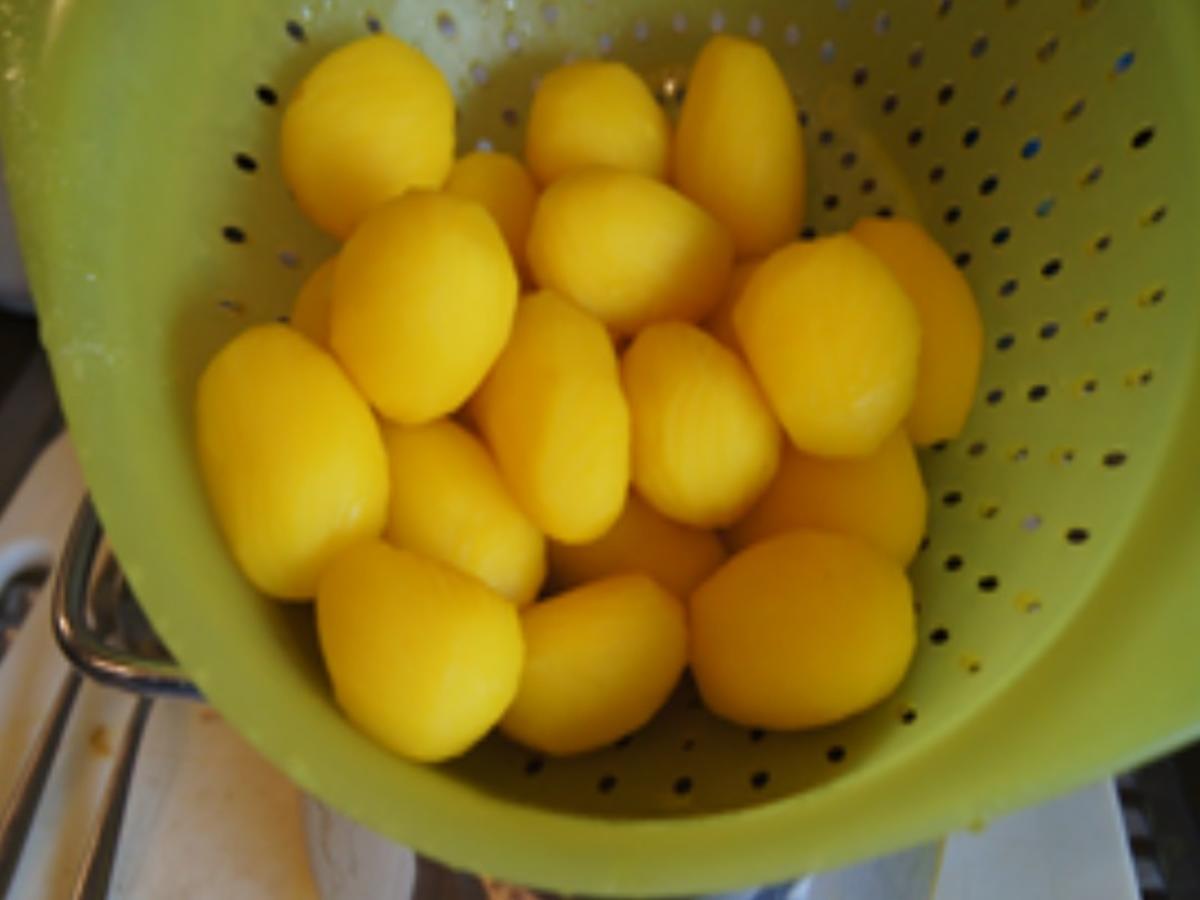 Schweinefiletschnitzel mit Champignon-Rahmsauce, Honig-Bundmöhren und ... Schweinefiletschnitzel mit Champignon-Rahmsauce, Honig-Bundmöhren und ...