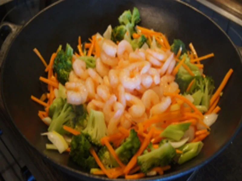 Shrimps-Wok Honkong mit Jasmin Reis - Rezept - Bild Nr. 12