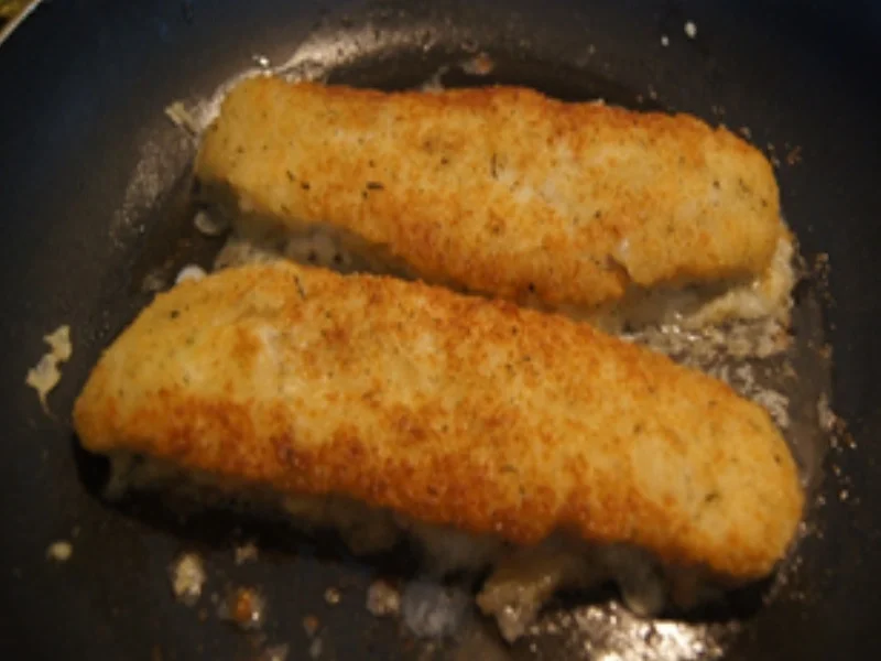 Rezept: Fischfilet mit Rahm-Pfifferlingen und Drillingen Bild Nr. 7 Fischfilet mit Rahm-Pfifferlingen und Drillingen - Rezept - Bild Nr. 7