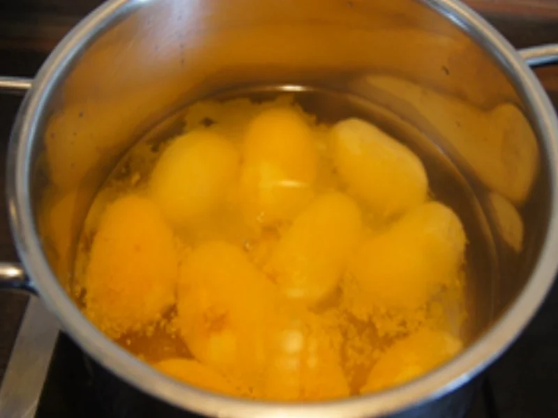 Rezept: Fischfilet mit Rahm-Pfifferlingen und Drillingen Bild Nr. 15 Fischfilet mit Rahm-Pfifferlingen und Drillingen - Rezept - Bild Nr. 15