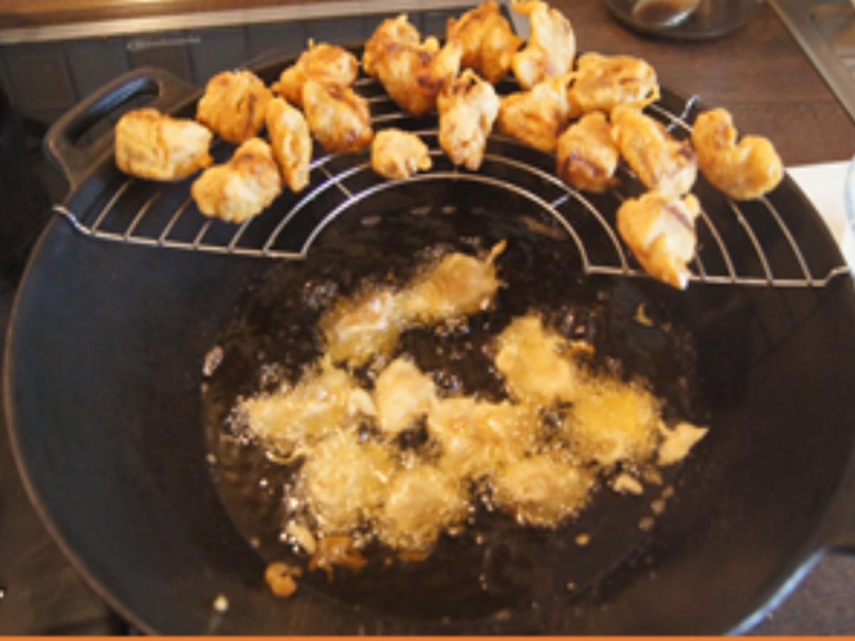 Chinesische Mie-Nudeln mit Ei und Gemüse und frittierten Hähnchenbrustfiletwürfeln - Rezept - Bild Nr. 9