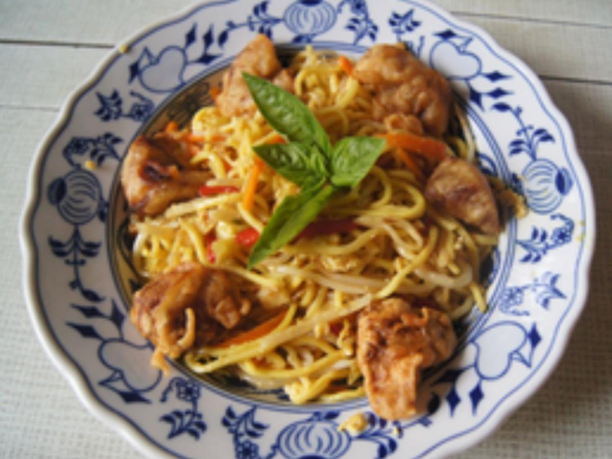 Chinesische Mie-Nudeln mit Ei und Gemüse und frittierten Hähnchenbrustfiletwürfeln - Rezept - Bild Nr. 31