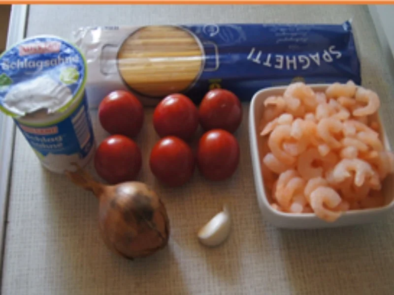 Spaghetti mit pikanter Tomatensauce und Garnelen - Rezept - Bild Nr. 16781