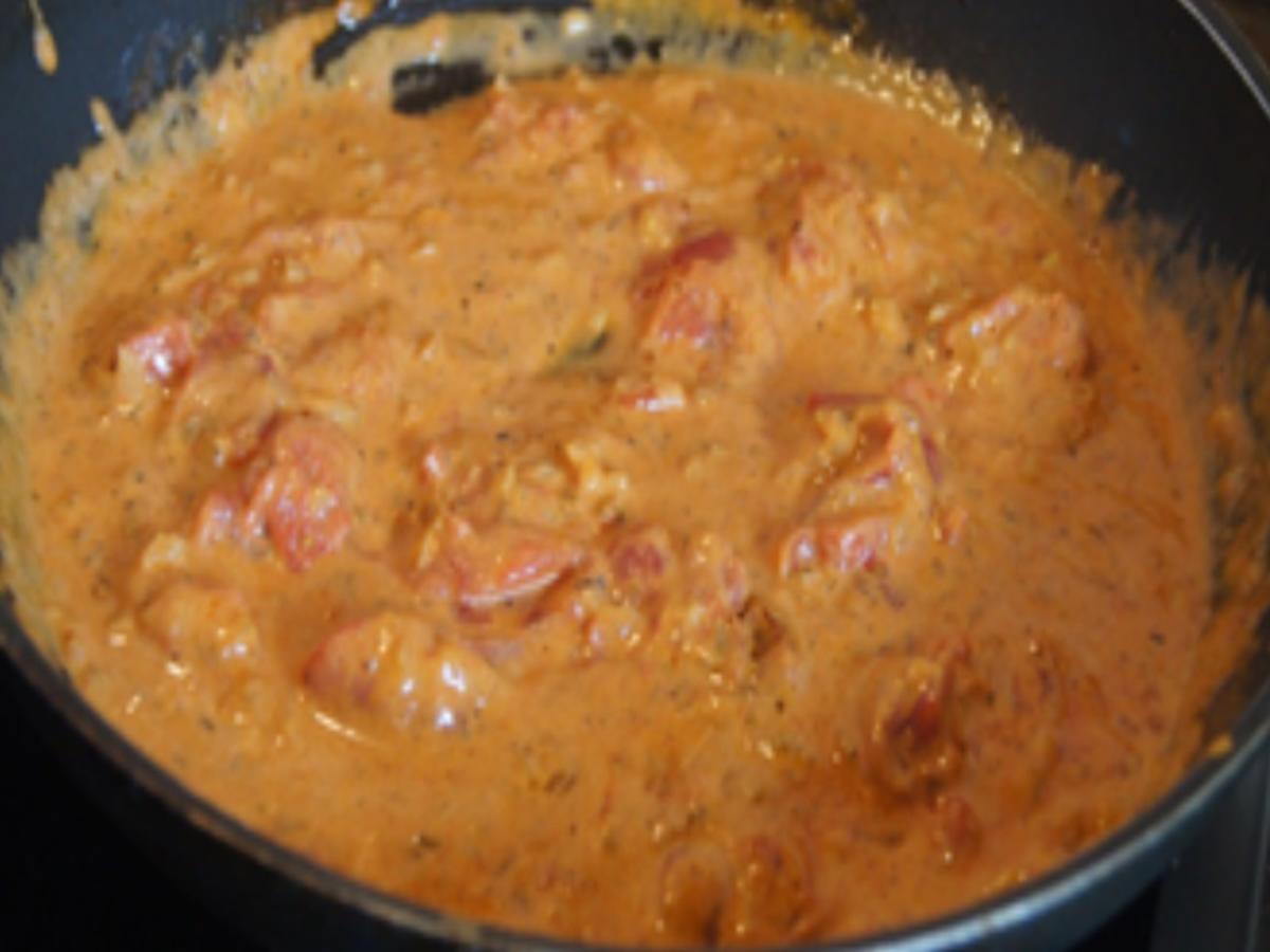 Spaghetti mit pikanter Tomatensauce und Garnelen - schnell &amp; einfach ...