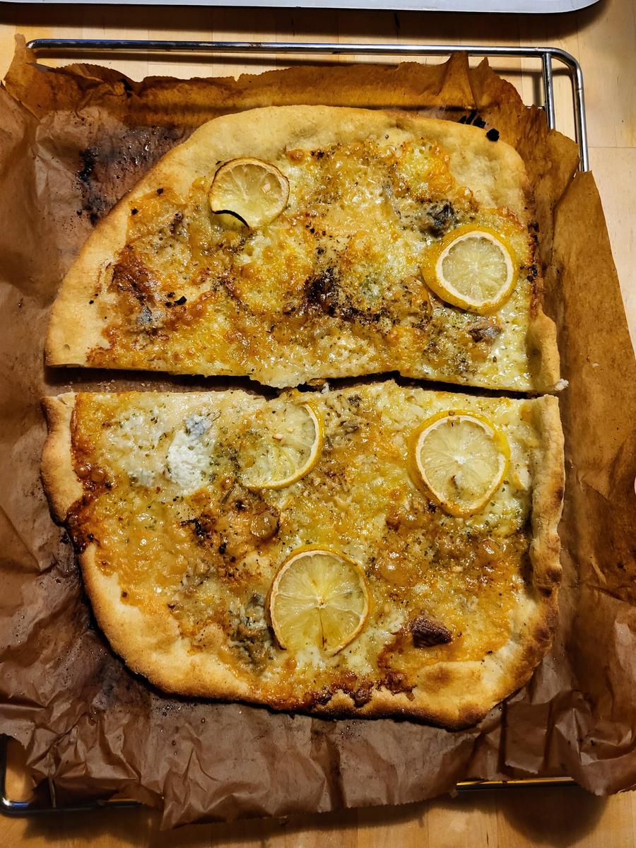 Pizza Bianca mit Zitrone - Rezept - Bild Nr. 16780