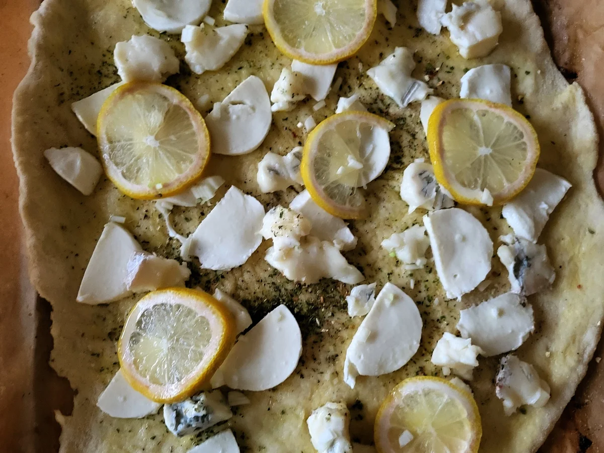 Rezept: Pizza Bianca mit Zitrone Bild Nr. 16784 Pizza Bianca mit Zitrone - Rezept - Bild Nr. 16784