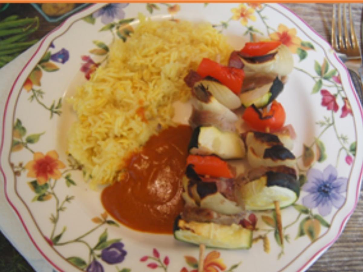 Schweinefilet-Paprika-Zucchini-Zwiebel-Spieße mit Currysauce und Basmatireis - Rezept - Bild Nr. 16780