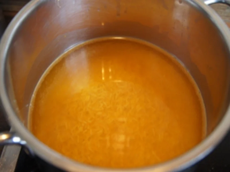 Schweinefilet-Paprika-Zucchini-Zwiebel-Spieße mit Currysauce und Basmatireis - Rezept - Bild Nr. 16787