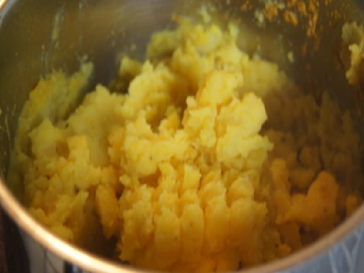 Seelachsfilet mit Gurkensalat und Kartoffelstampf - Rezept - Bild Nr. 12