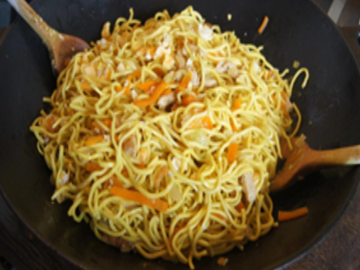 Chinesische Bratnudeln mit Ei - Rezept mit Bild - kochbar.de
