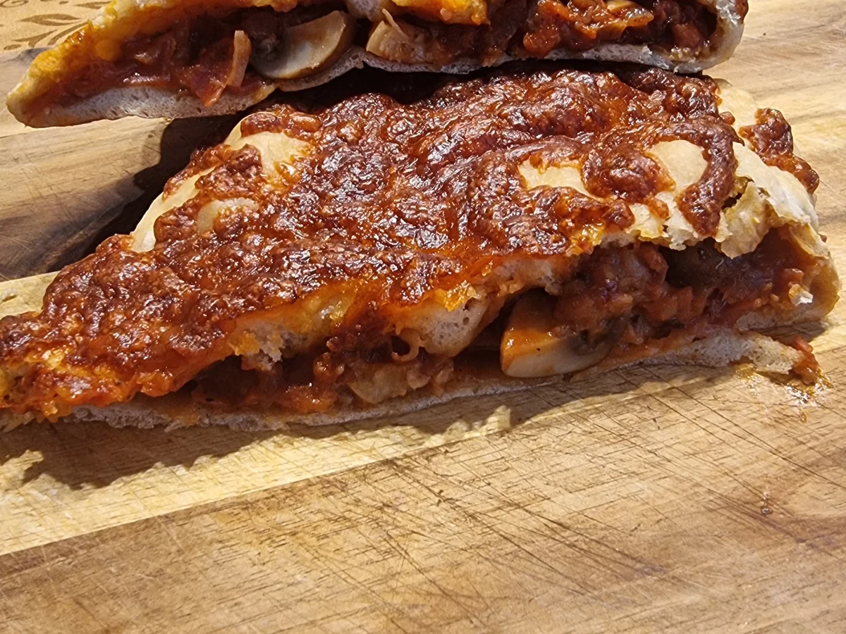 Calzone mit Champignos und Schinken - Rezept - Bild Nr. 16780