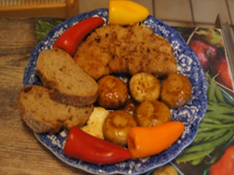 Rezept: Paniertes Schweinesteak mit Champignons und Snack-Paprikas Bild Nr. 16780 Paniertes Schweinesteak mit Champignons und Snack-Paprikas - Rezept - Bild Nr. 16780