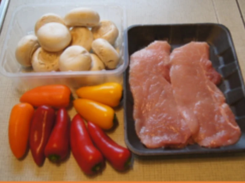 Rezept: Paniertes Schweinesteak mit Champignons und Snack-Paprikas Bild Nr. 16781 Paniertes Schweinesteak mit Champignons und Snack-Paprikas - Rezept - Bild Nr. 16781