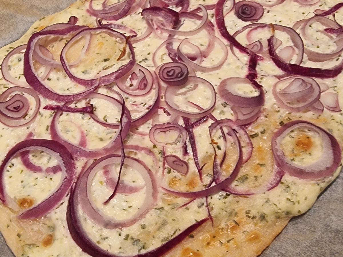 Flammkuchen mit Lachs und Zwiebeln - von Sheeva1960