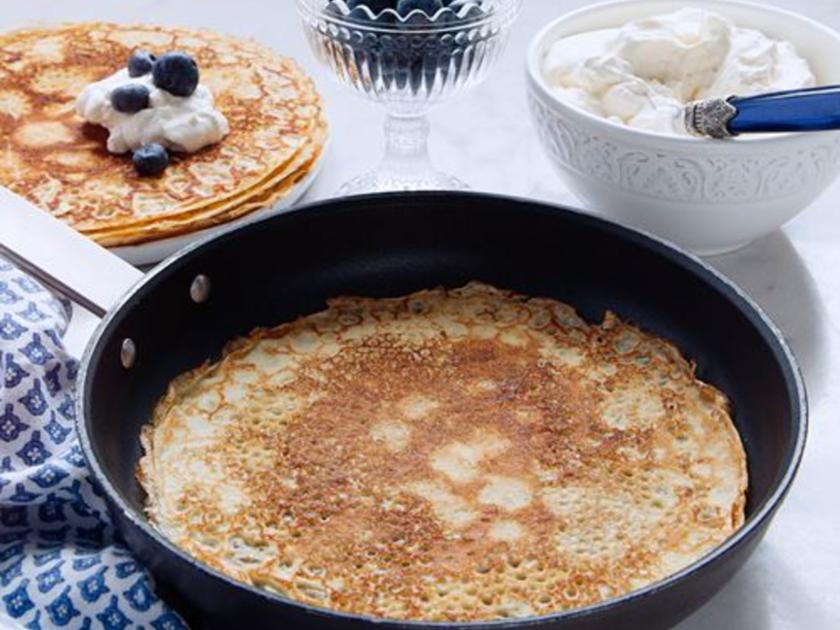 Pfannkuchen Grundrezept - schnell &amp; einfach - von kochkroko