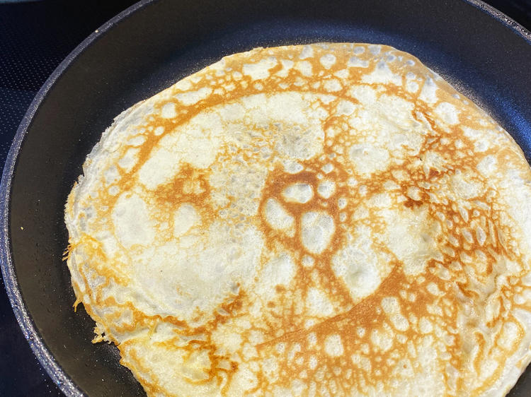 Pfannkuchen Grundrezept - schnell &amp; einfach - von kochkroko