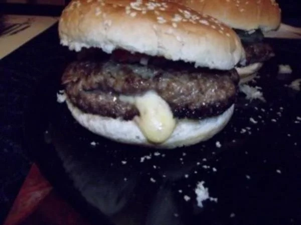 Juicy Lucy Cheese Burger Verdammt lecker! - Rezept - Bild Nr. 16809