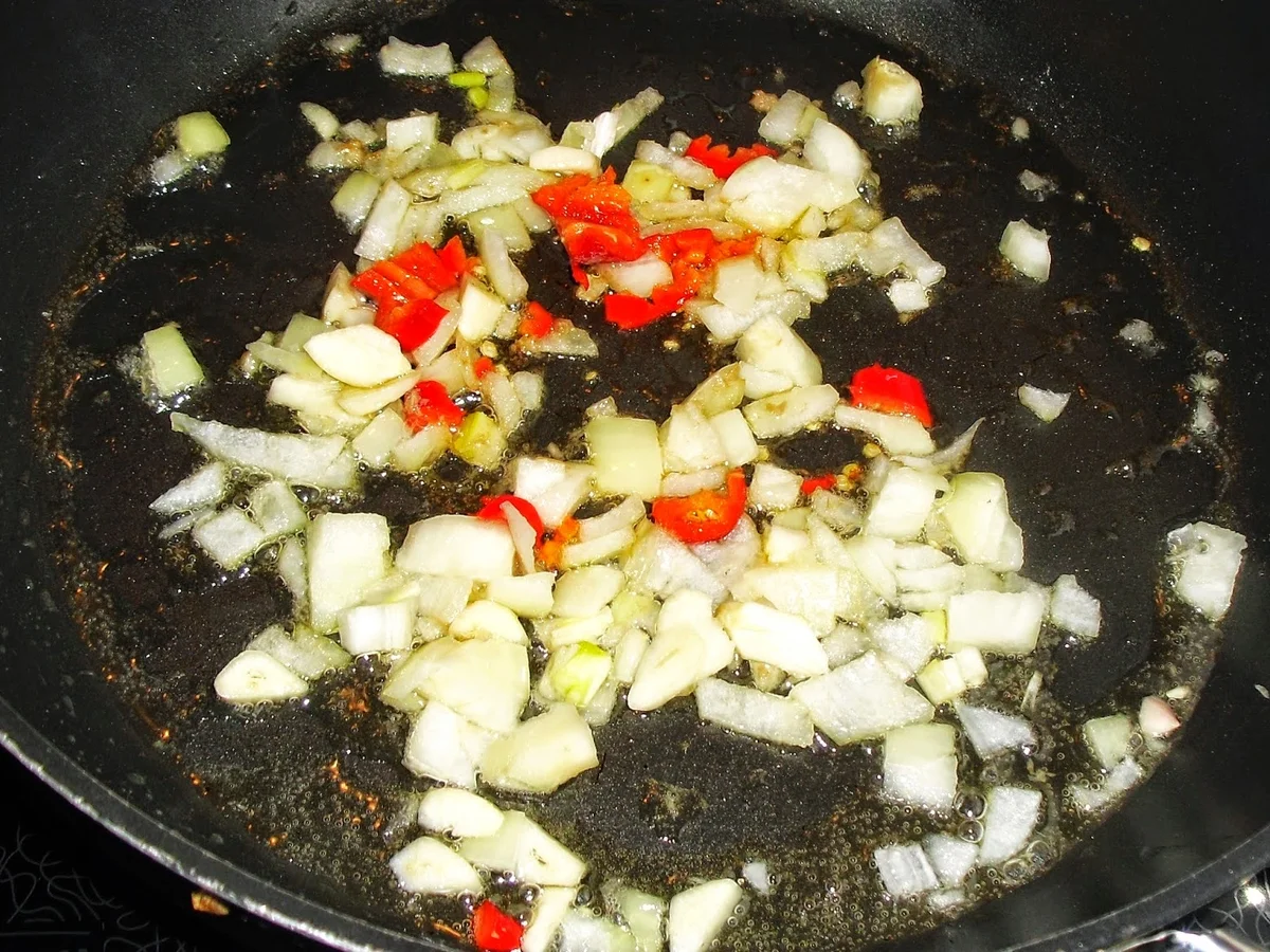 Gebratene Nudeln mit Champignons und Thunfisch - Rezept - Bild Nr. 16823