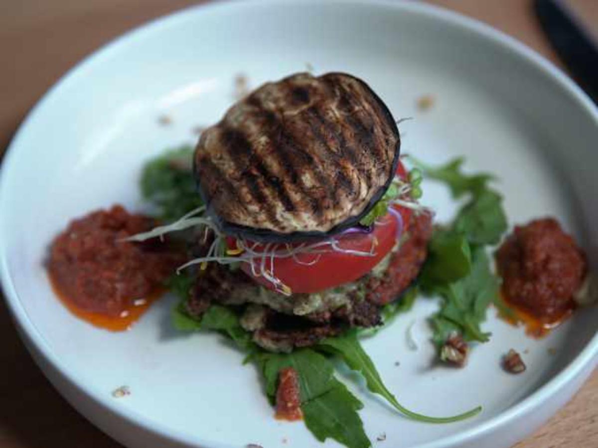 Auberginen-Burger und Pesto Rosso - Rezept - kochbar.de