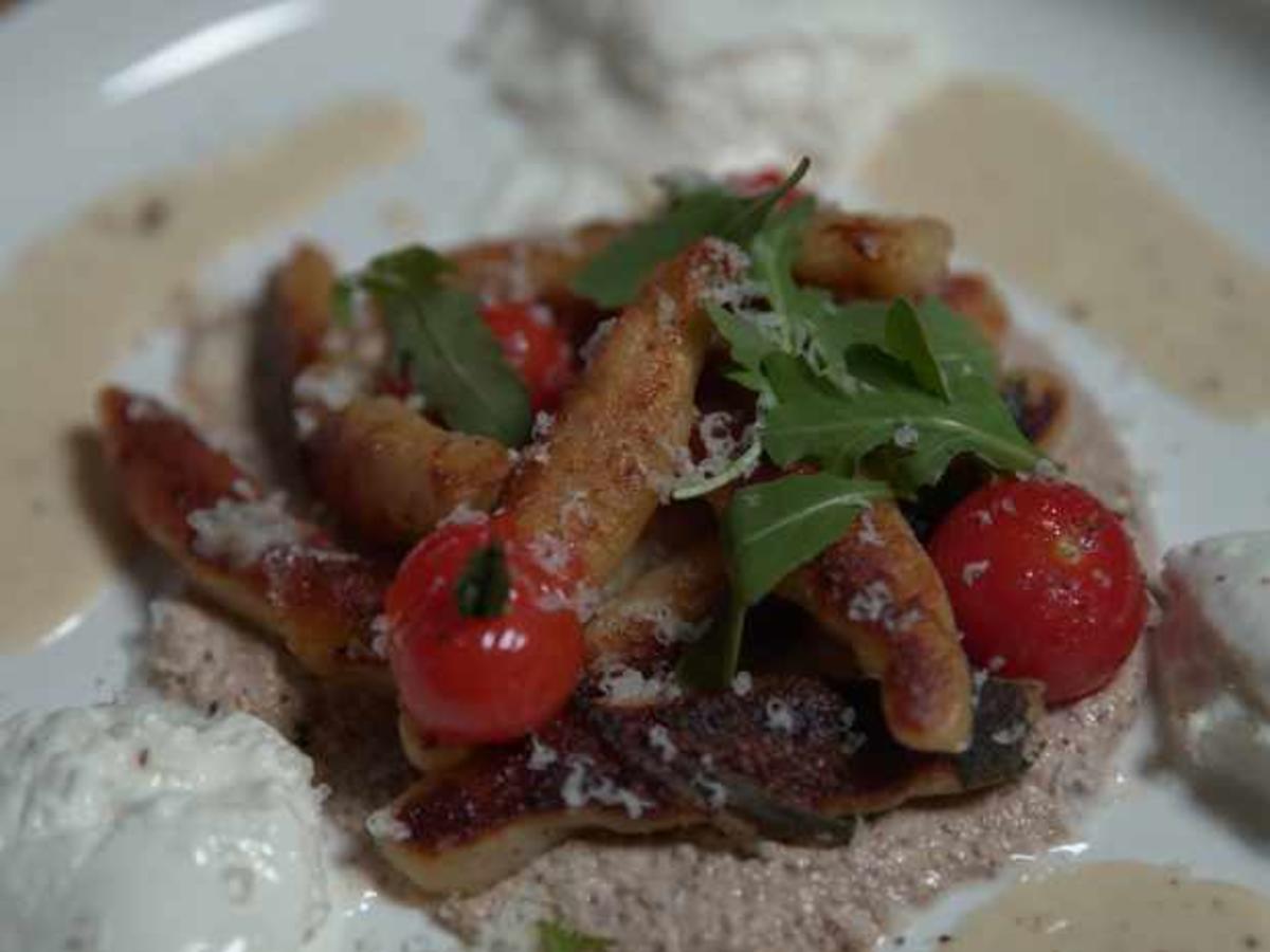 Schupfnudeln mit Tomaten und Parmesansoße - Rezept - kochbar.de