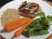 Steak mit Estragon-Fregola-Risotto und Wildräutersalat - Rezept - Bild Nr. 16822