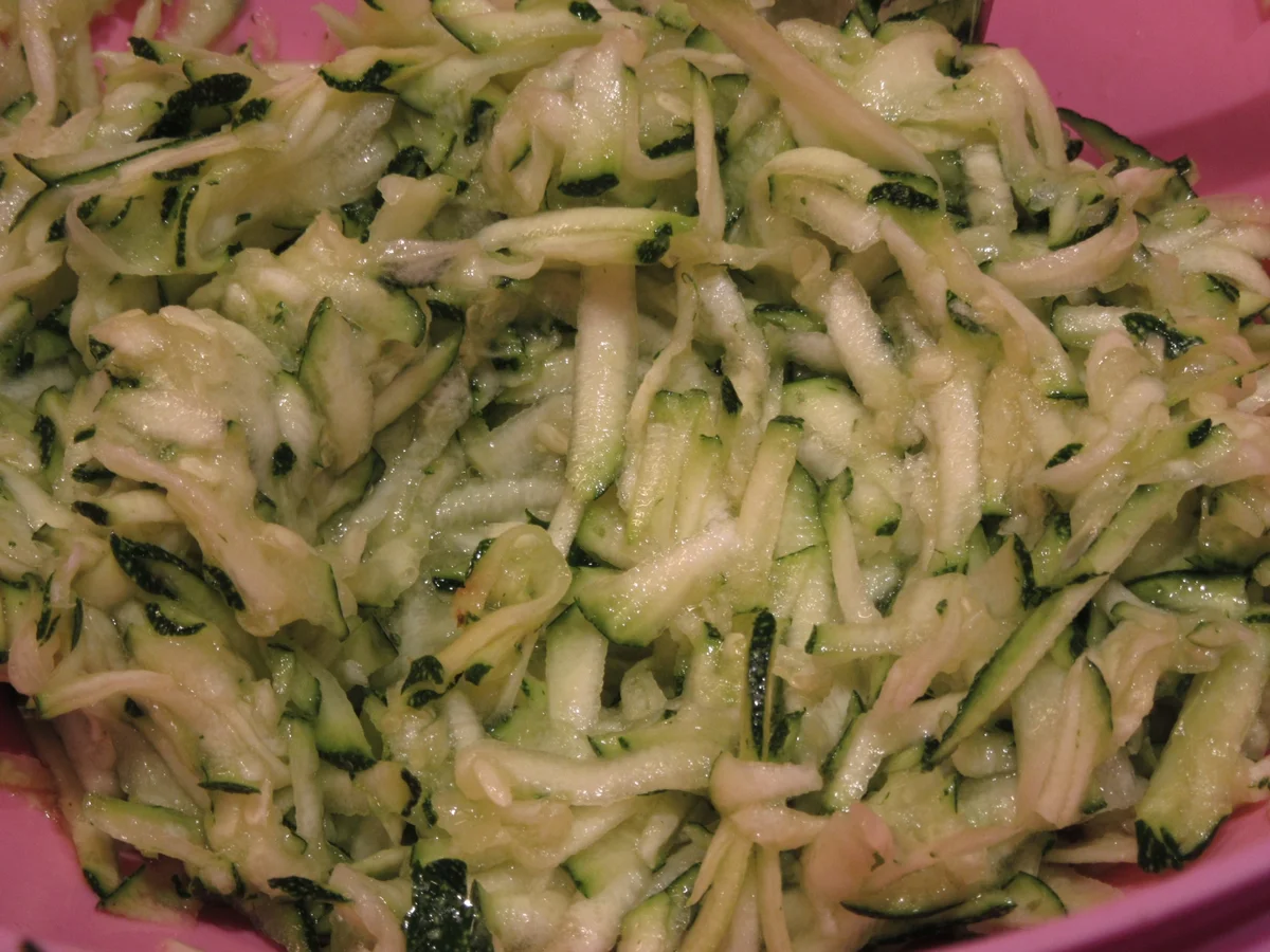 Rezept: Gemüse: Zucchinibällchen Bild Nr. 16823 Gemüse: Zucchinibällchen - Rezept - Bild Nr. 16823