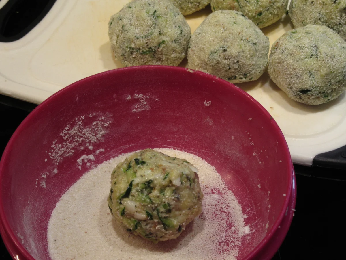 Rezept: Gemüse: Zucchinibällchen Bild Nr. 16825 Gemüse: Zucchinibällchen - Rezept - Bild Nr. 16825