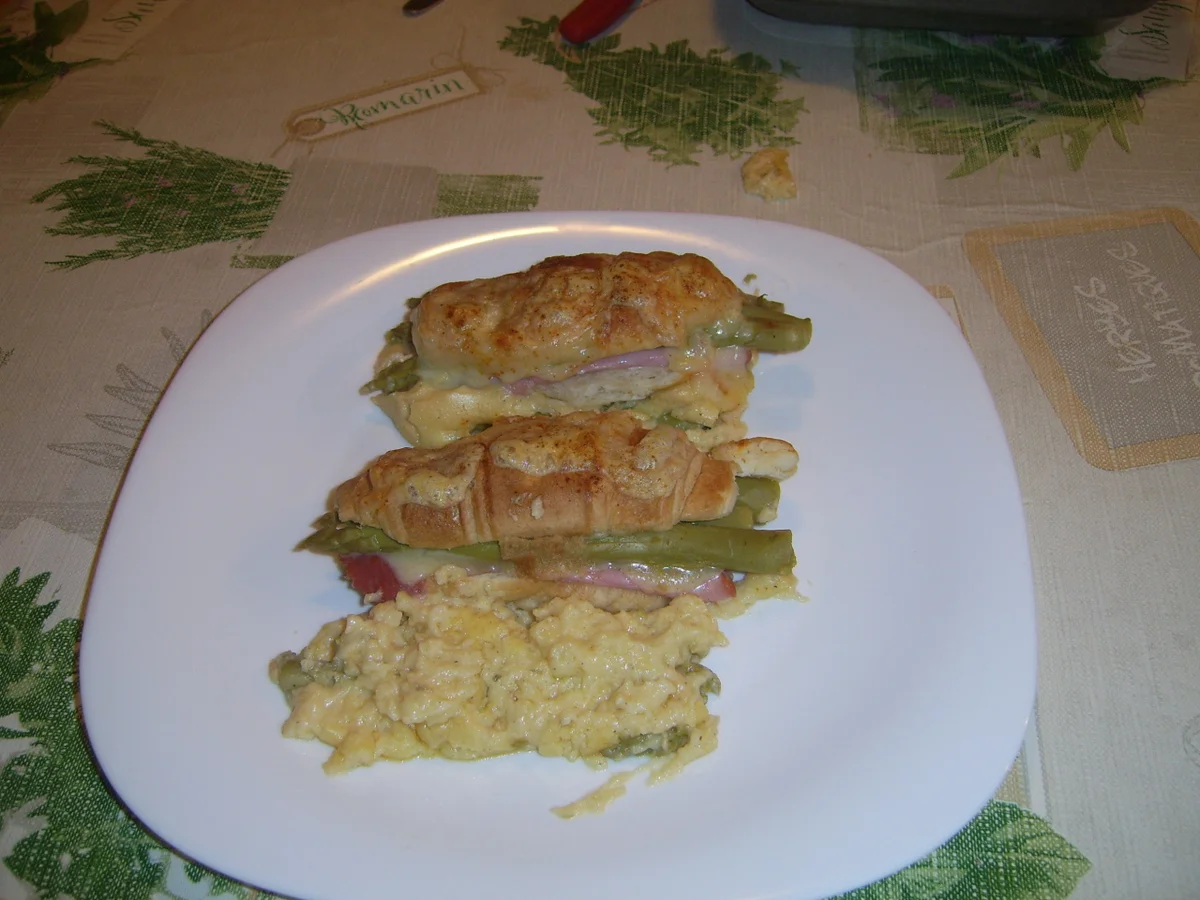 Gefüllte Croissant mit Schinken, Spargel und Käse - Rezept - Bild Nr. 2