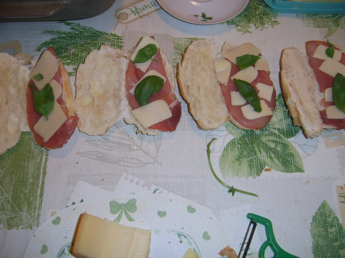 Gefüllte Croissant mit Schinken, Spargel und Käse - Rezept - Bild Nr. 6