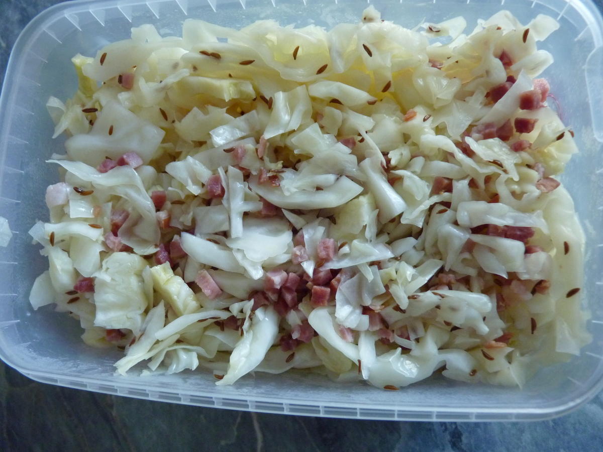 Krautsalat mit Speck - einfach - von goldenangels