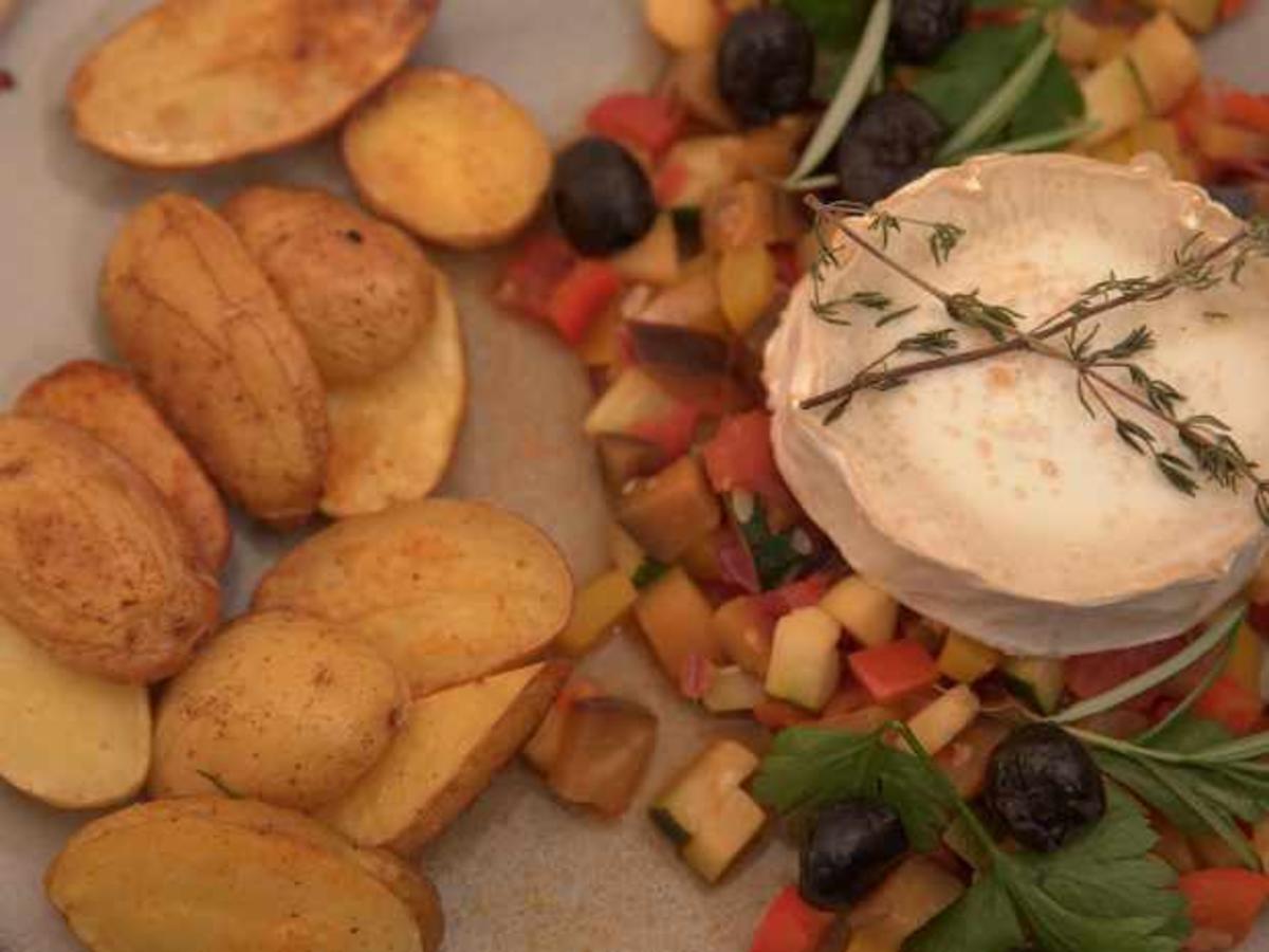 Apfel- Ratatouille mit Ziegenkäse und Rosmarin-Kartoffeln - Rezept ...